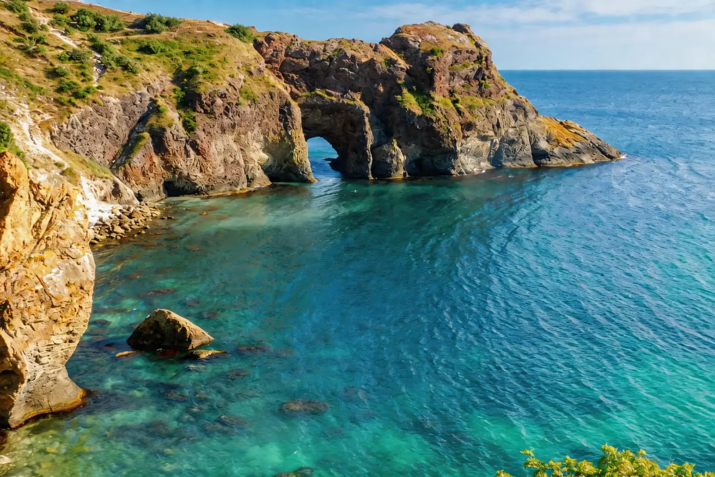 Грот Дианы, вид с моря